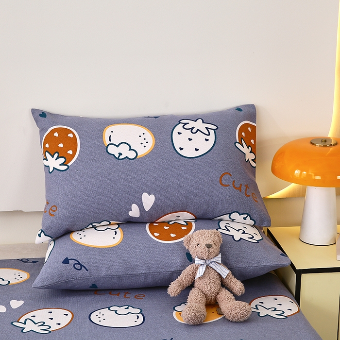 91家纺网 家纺一手货源 找家纺 爱彼家纺 2026新款古艺粗纱老粗布加厚加密凉席席子床单三件套 草莓多多