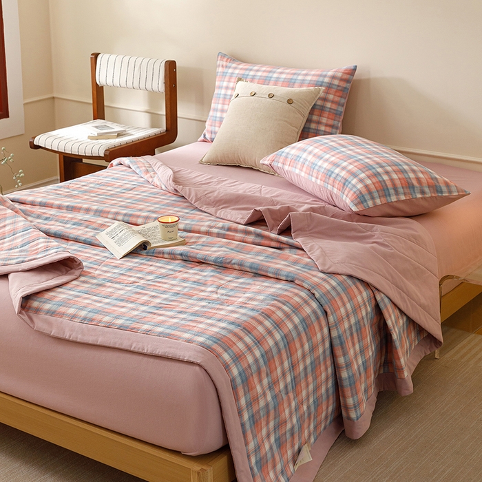 91家纺网 家纺一手货源 找家纺 悦然毛巾被 2026新款全棉水洗棉夏被夏凉被空调被 暖格晚风粉