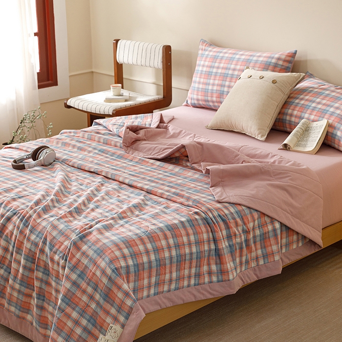 91家纺网 家纺一手货源 找家纺 悦然毛巾被 2026新款全棉水洗棉夏被夏凉被空调被 暖格晚风粉