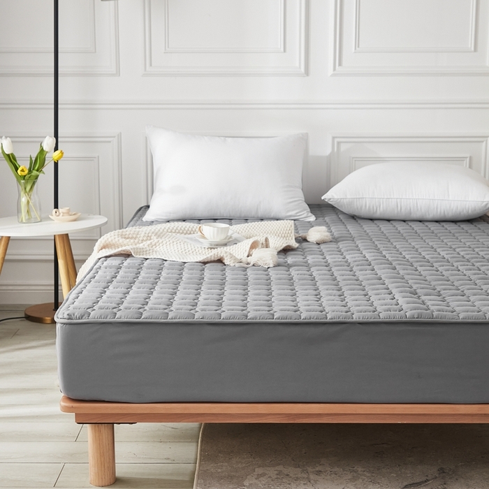 91家纺网 家纺一手货源 找家纺 啊雅家居 2026新款简约羽丝绒床笠式床垫床护垫 灰色