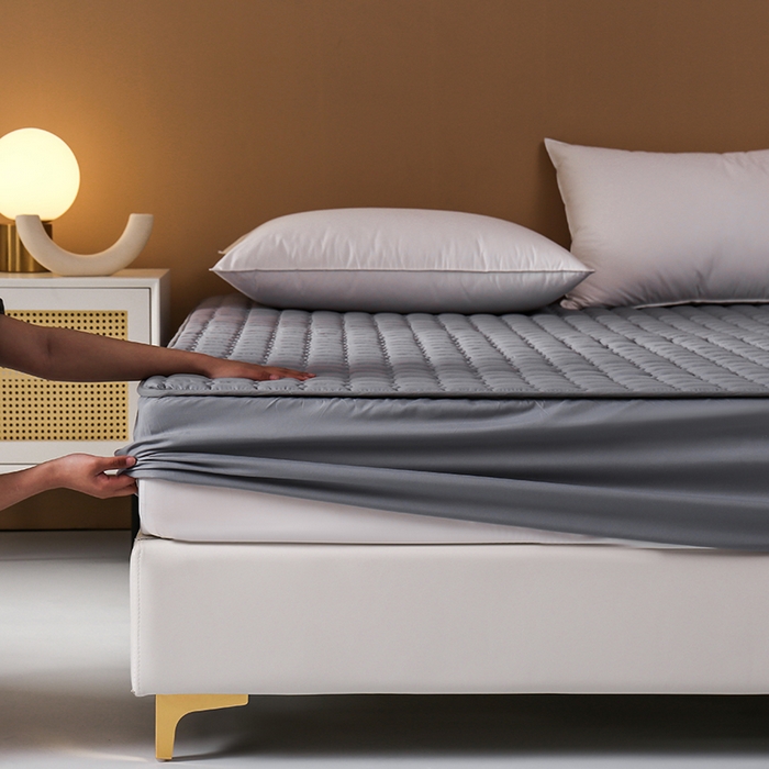 91家纺网 家纺一手货源 找家纺 啊雅家居 2026新款300克宾馆酒店床褥垫保护垫席梦思隔脏垫 灰色