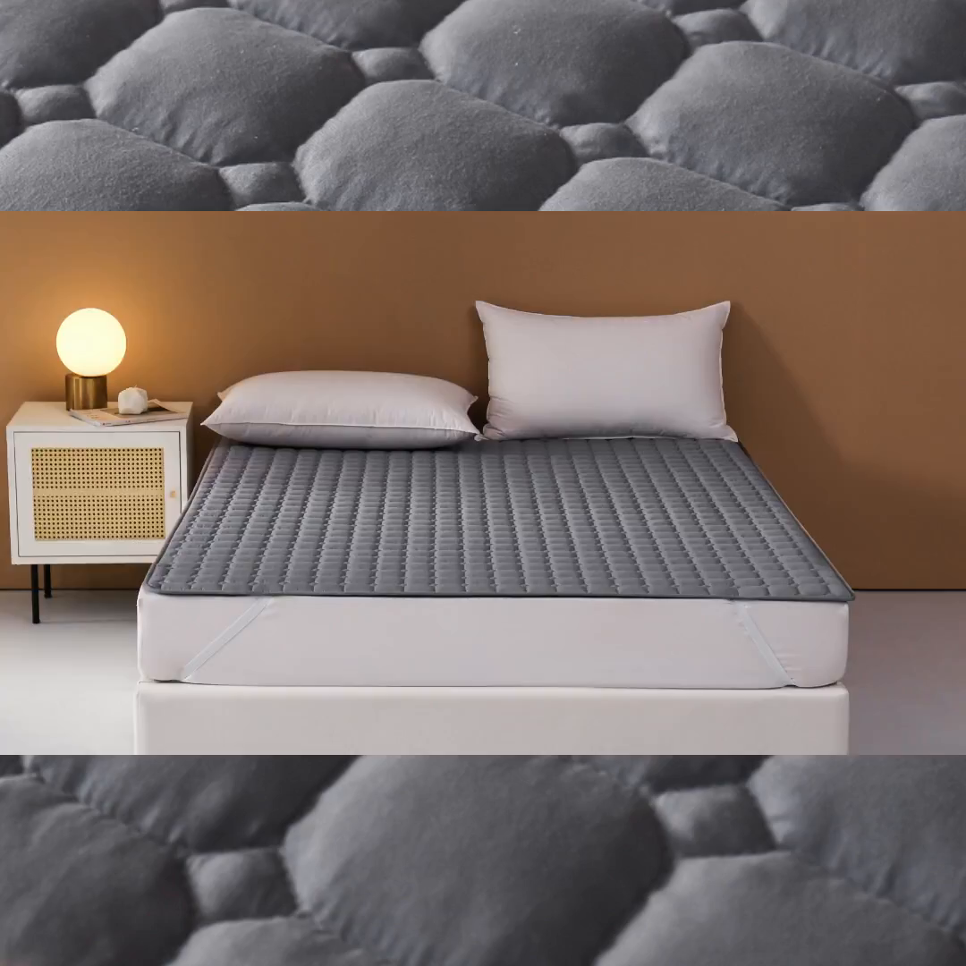 91家纺网 家纺一手货源 找家纺 啊雅家居 2026新款300克宾馆酒店床褥垫保护垫席梦思隔脏垫 灰色