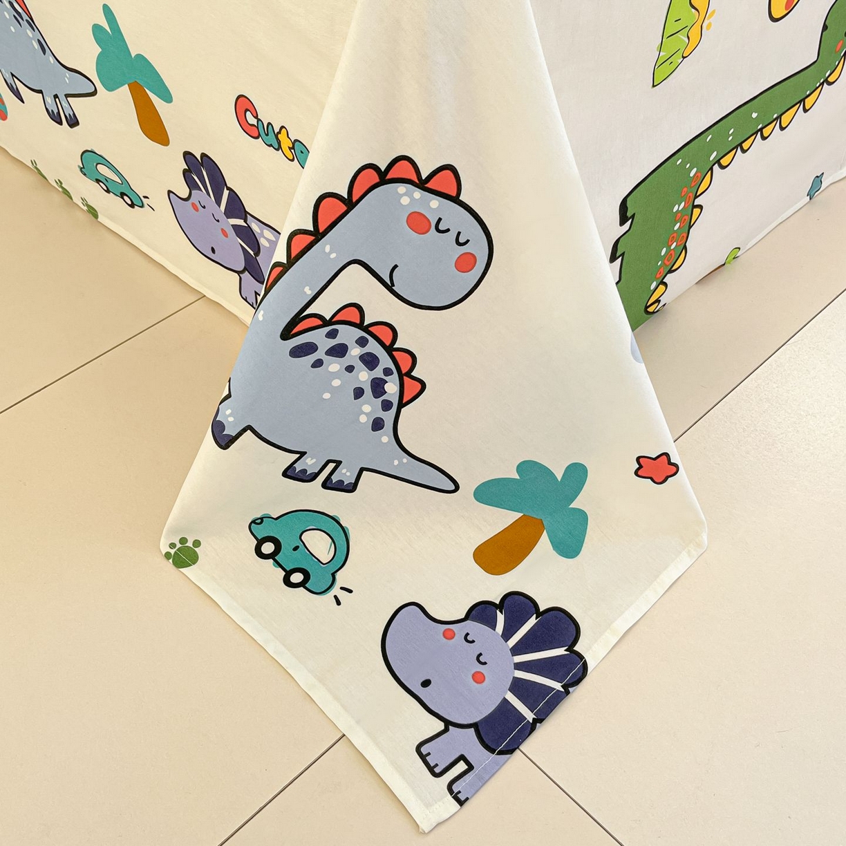 91家纺网 家纺一手货源 找家纺 寻米 2026春夏新款全棉13070印花四件套单品系列场景二-四件套 恐龙乐园