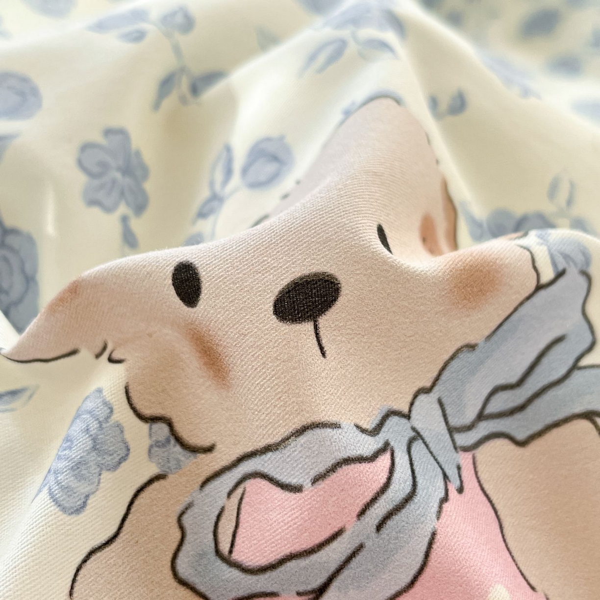 91家纺网 家纺一手货源 找家纺 寻米 2026春夏新款全棉13070印花四件套单品系列场景二-四件套 甜梦小熊