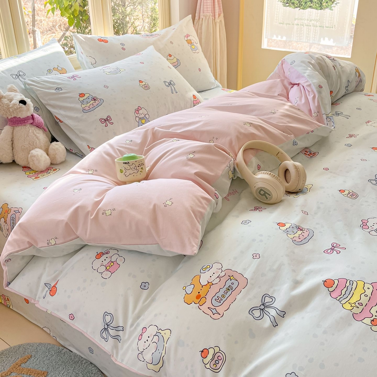 91家纺网 家纺一手货源 找家纺 寻米 2026春夏新款全棉13070印花四件套单品系列场景二-四件套 小熊饼干