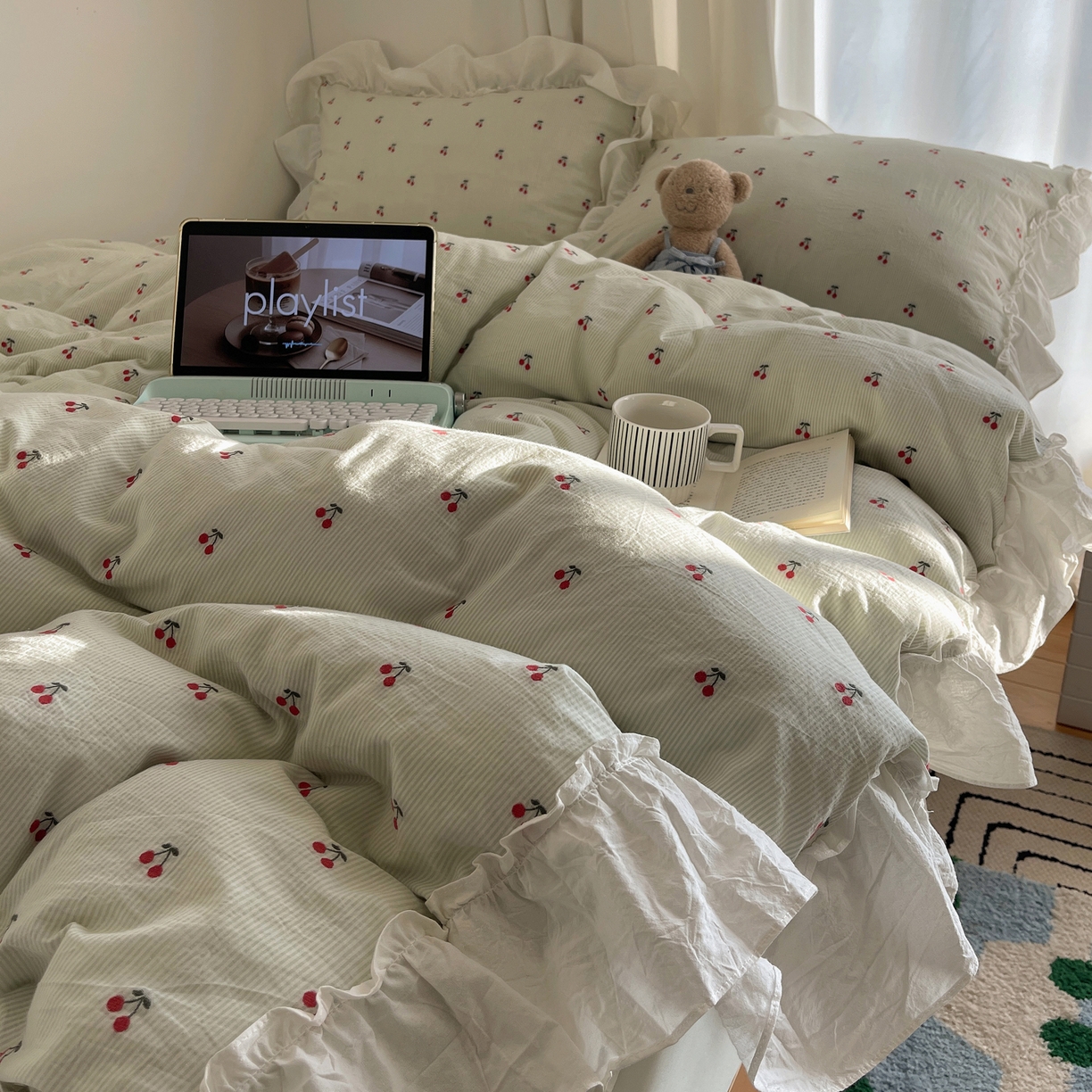 91家纺网 家纺一手货源 找家纺 六巷胡同 2026新款韩系博主风60支色织提花小樱桃A类全棉水洗棉四件套 小樱桃-绿