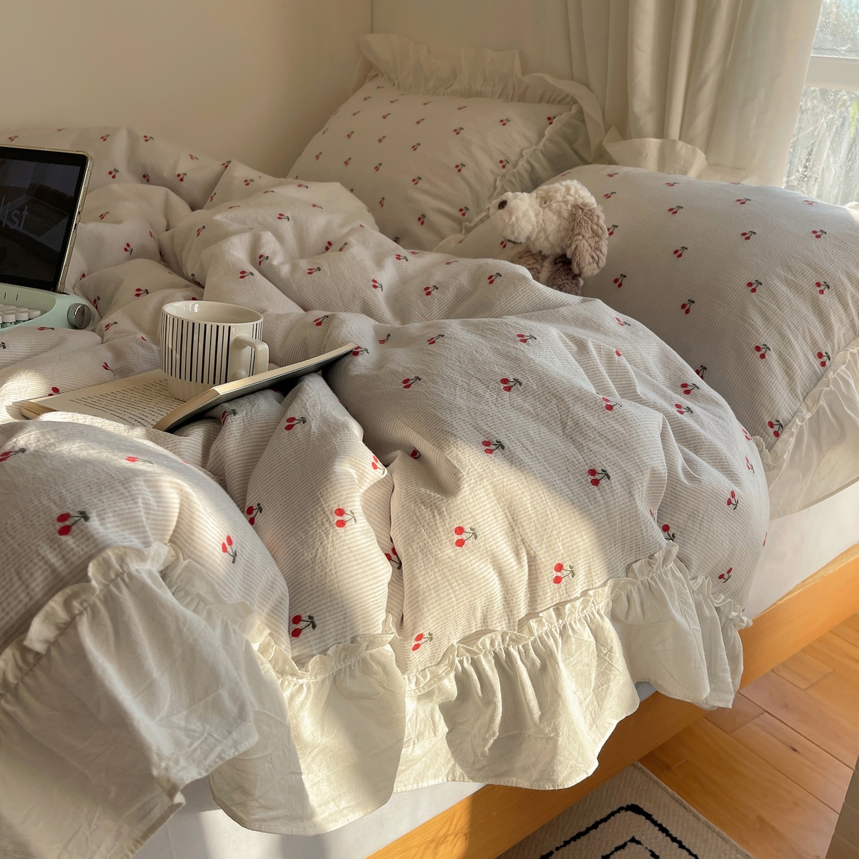 91家纺网 家纺一手货源 找家纺 六巷胡同 2026新款韩系博主风60支色织提花小樱桃A类全棉水洗棉四件套 小樱桃-蓝