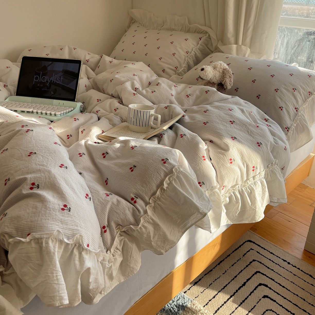 91家纺网 家纺一手货源 找家纺 六巷胡同 2026新款韩系博主风60支色织提花小樱桃A类全棉水洗棉四件套 小樱桃-蓝