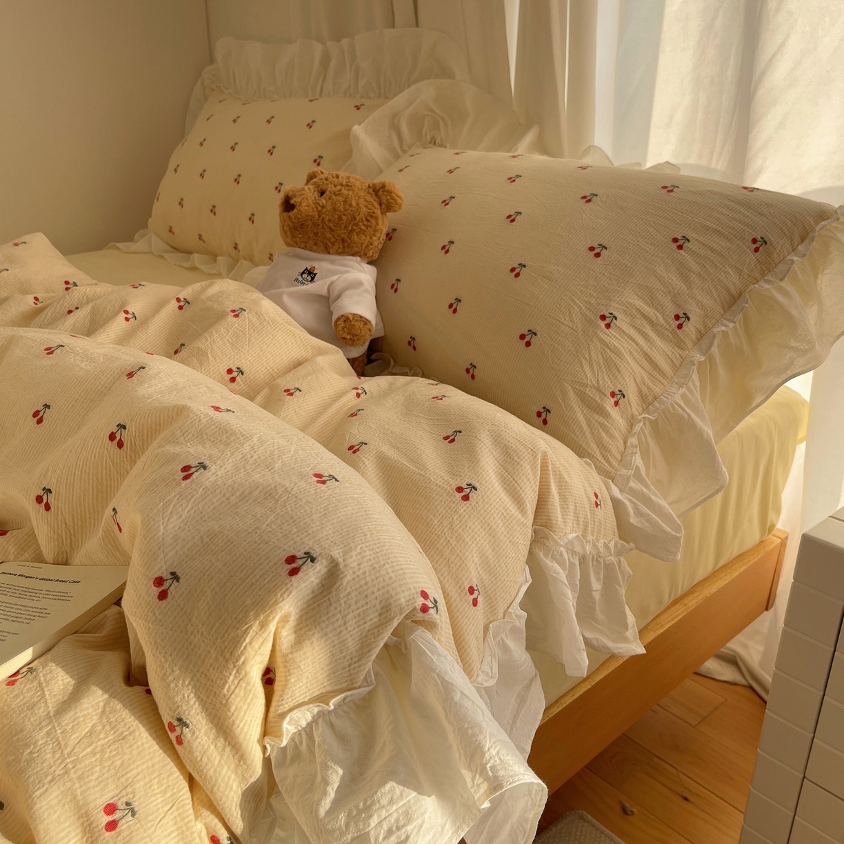 91家纺网 家纺一手货源 找家纺 六巷胡同 2026新款韩系博主风60支色织提花小樱桃A类全棉水洗棉四件套 小樱桃-黄