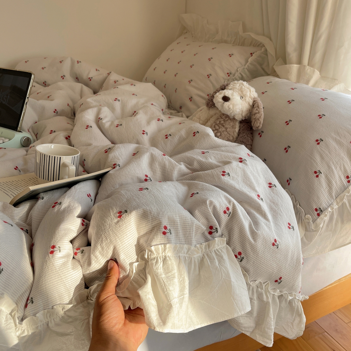 91家纺网 家纺一手货源 找家纺 六巷胡同 2026新款韩系博主风60支色织提花小樱桃A类全棉水洗棉四件套 小樱桃-蓝