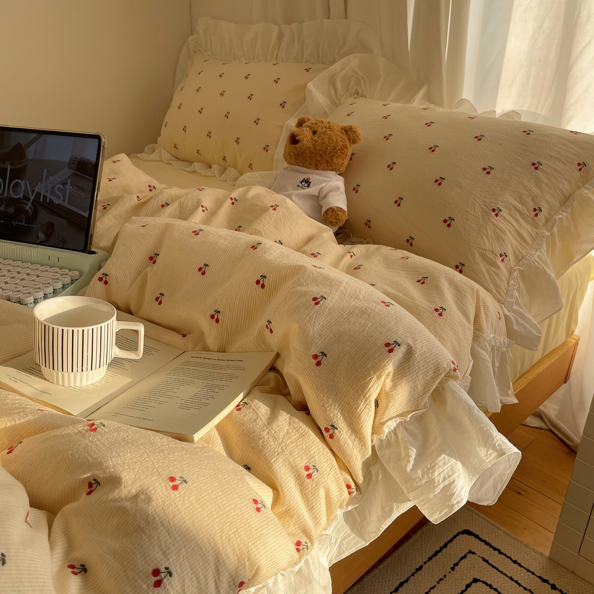 91家纺网 家纺一手货源 找家纺 六巷胡同 2026新款韩系博主风60支色织提花小樱桃A类全棉水洗棉四件套 小樱桃-黄