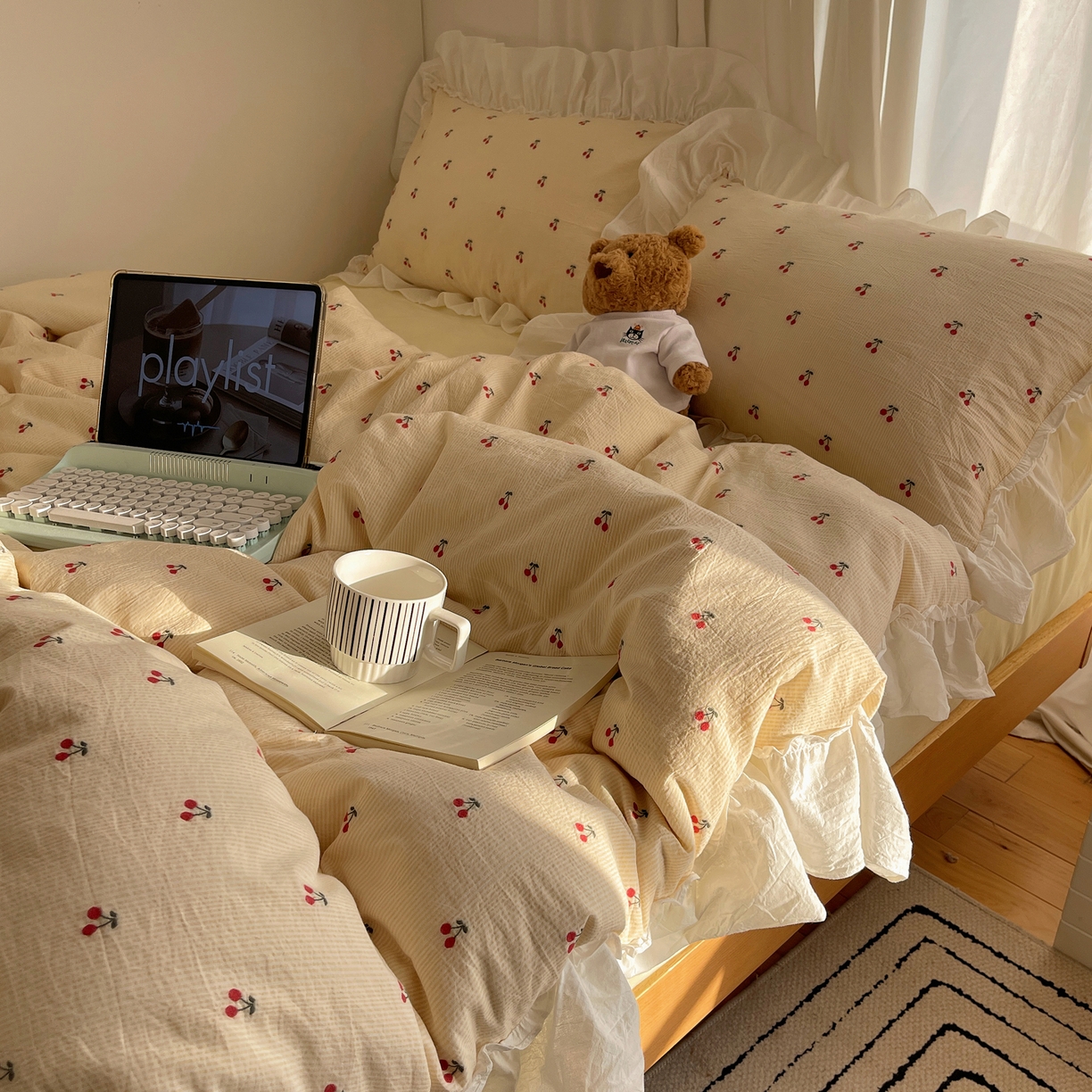 91家纺网 家纺一手货源 找家纺 六巷胡同 2026新款韩系博主风60支色织提花小樱桃A类全棉水洗棉四件套 小樱桃-黄