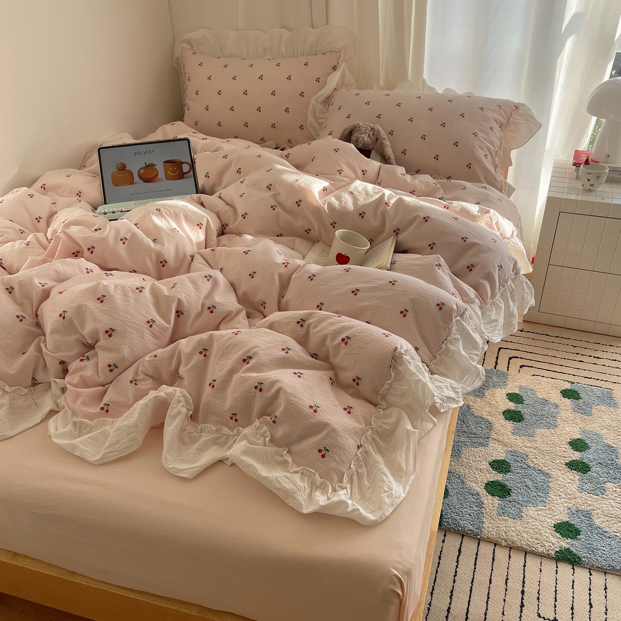 91家纺网 家纺一手货源 找家纺 六巷胡同 2026新款韩系博主风60支色织提花小樱桃A类全棉水洗棉四件套 小樱桃-粉