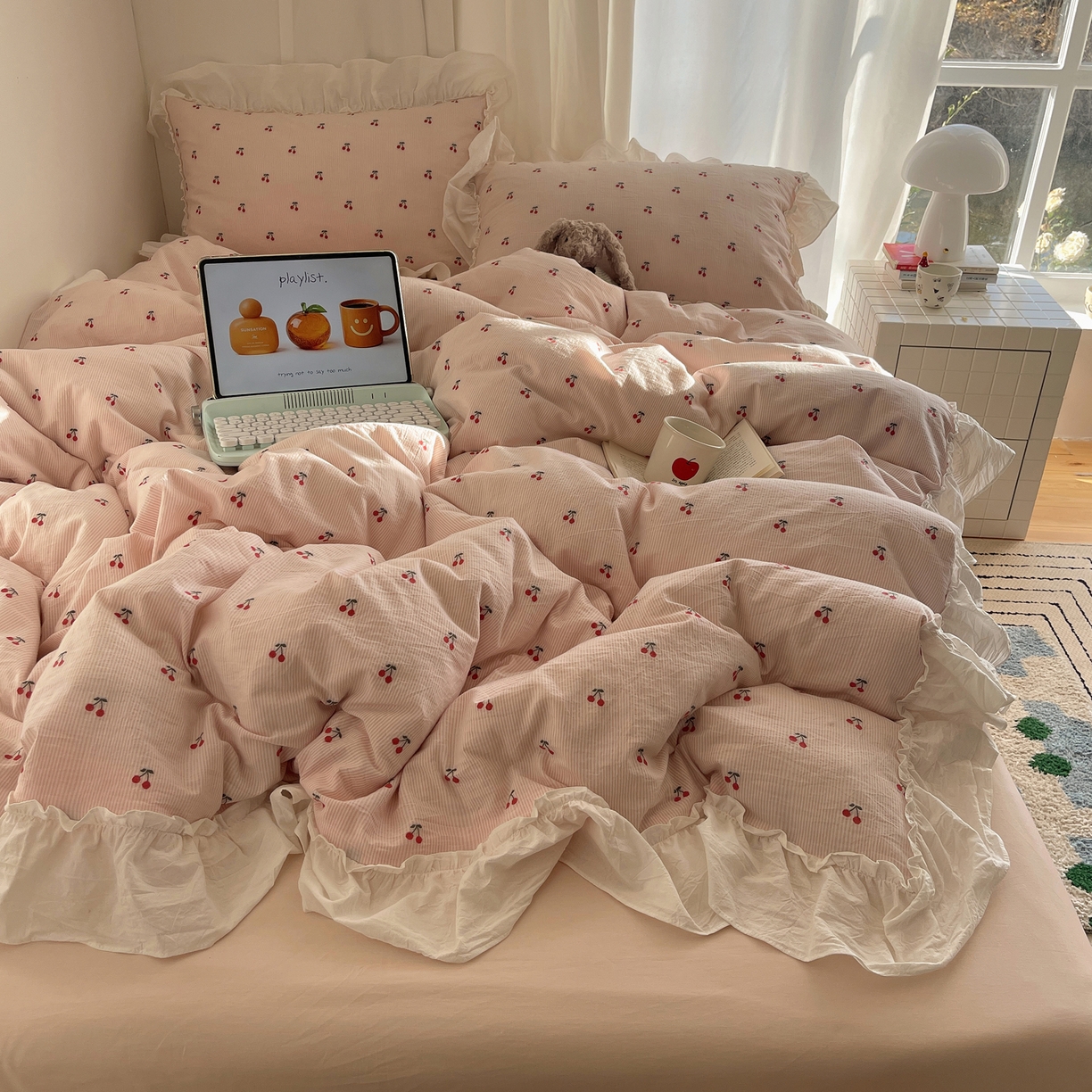 91家纺网 家纺一手货源 找家纺 六巷胡同 2026新款韩系博主风60支色织提花小樱桃A类全棉水洗棉四件套 小樱桃-粉