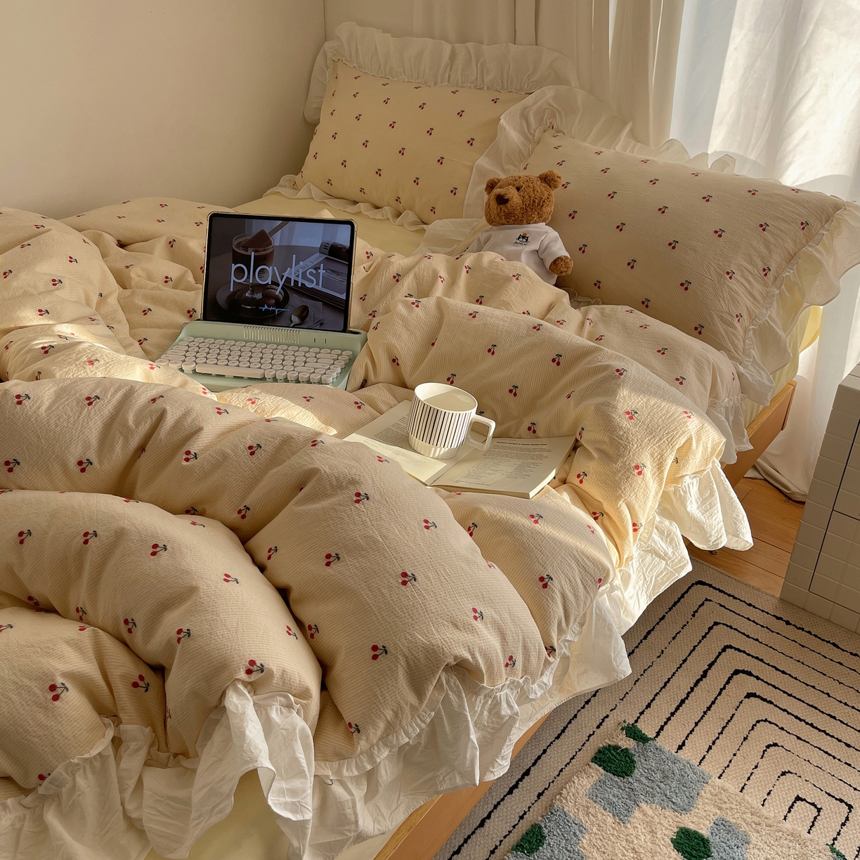 91家纺网 家纺一手货源 找家纺 六巷胡同 2026新款韩系博主风60支色织提花小樱桃A类全棉水洗棉四件套 小樱桃-黄