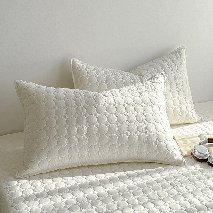 91家纺网 家纺一手货源 找家纺 Mr.pig猪先生水洗棉 2026新款A类全棉水洗棉夹棉床盖三件套棉水洗绗缝夹棉床单加厚加棉防滑炕盖四季-圆心系列 （展示价格为控价，实际价格请联系客服） 圆心白白