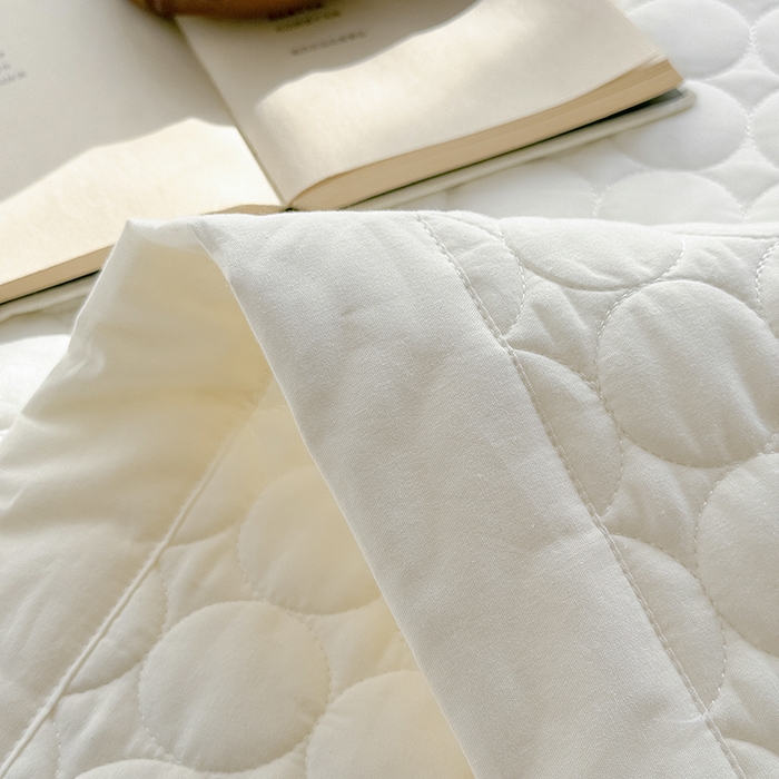 91家纺网 家纺一手货源 找家纺 Mr.pig猪先生水洗棉 2026新款A类全棉水洗棉夹棉床盖三件套棉水洗绗缝夹棉床单加厚加棉防滑炕盖四季-圆心系列 （展示价格为控价，实际价格请联系客服） 圆心白白