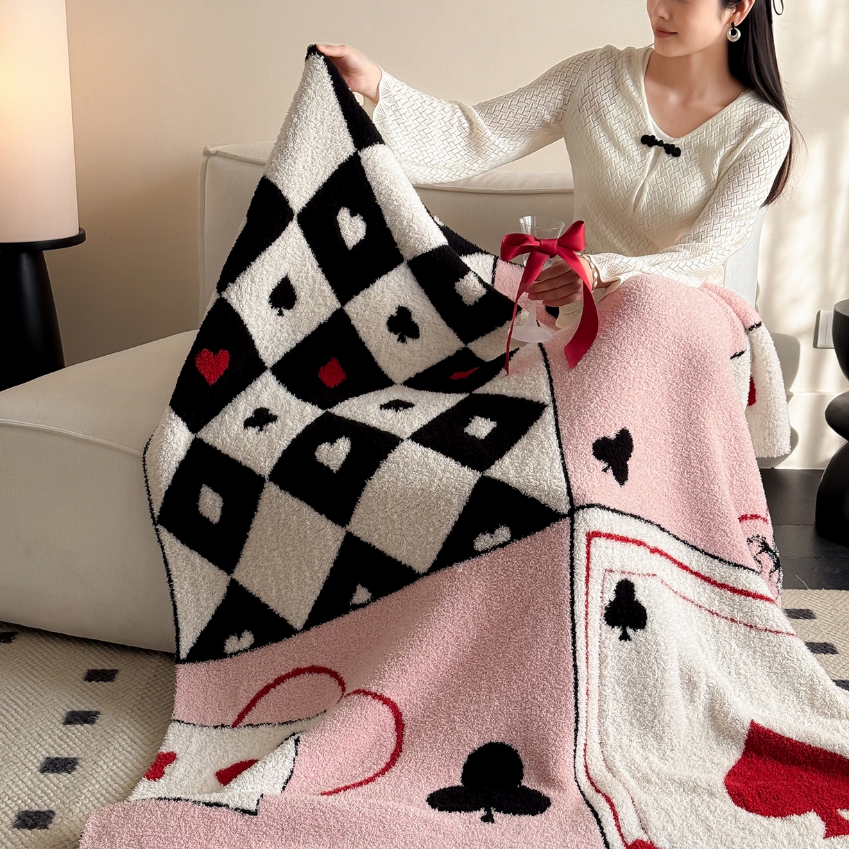 91家纺网 家纺一手货源 找家纺 多乐娜 2026新款马年新年款半边绒毛毯高克重沙发毯盖毯130*170cm大尺寸（会员-10元！附送拎包！ 严格控价：单款+40元起销售，禁止低价！) 红心效应