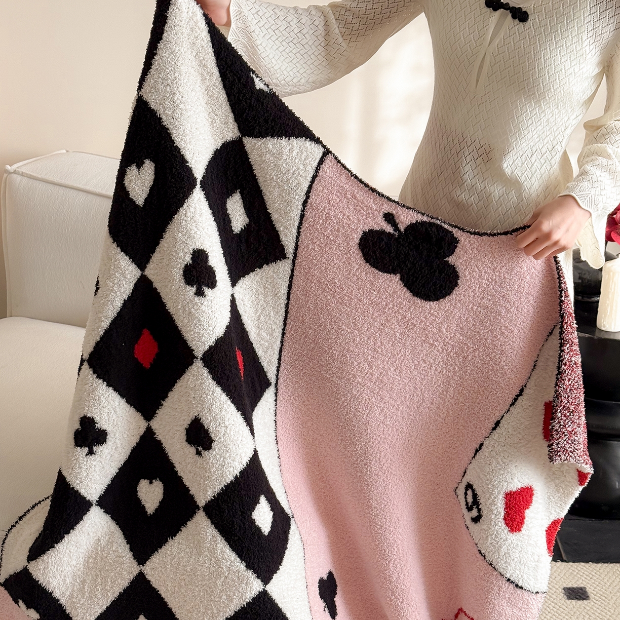 91家纺网 家纺一手货源 找家纺 多乐娜 2026新款马年新年款半边绒毛毯高克重沙发毯盖毯130*170cm大尺寸（会员-10元！附送拎包！ 严格控价：单款+40元起销售，禁止低价！) 红心效应