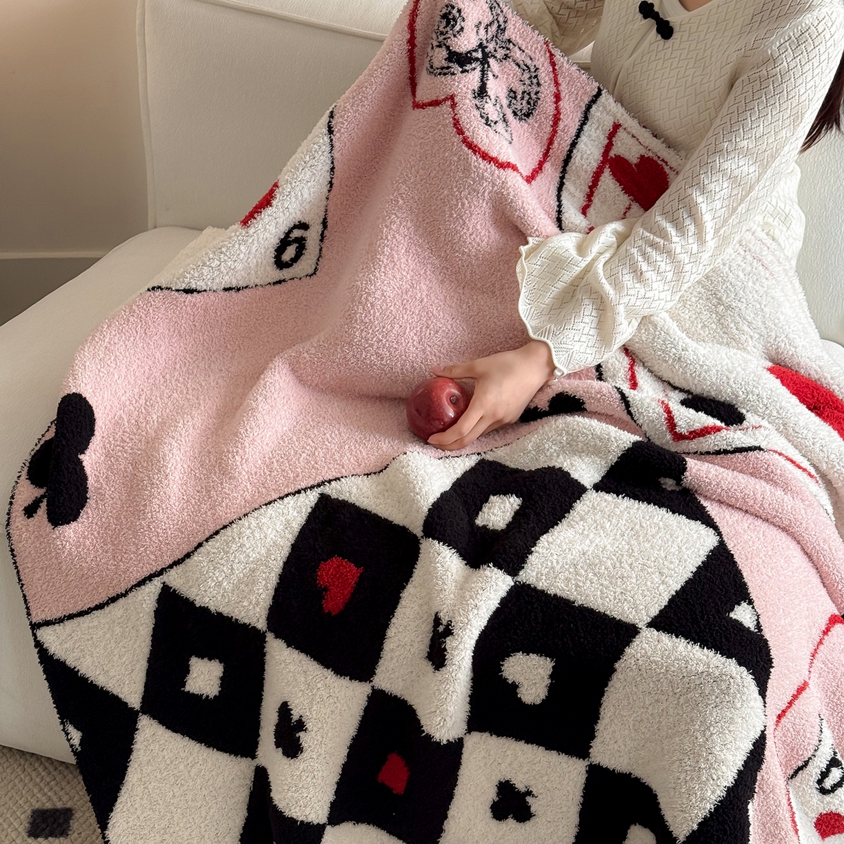 91家纺网 家纺一手货源 找家纺 多乐娜 2026新款马年新年款半边绒毛毯高克重沙发毯盖毯130*170cm大尺寸（会员-10元！附送拎包！ 严格控价：单款+40元起销售，禁止低价！) 红心效应