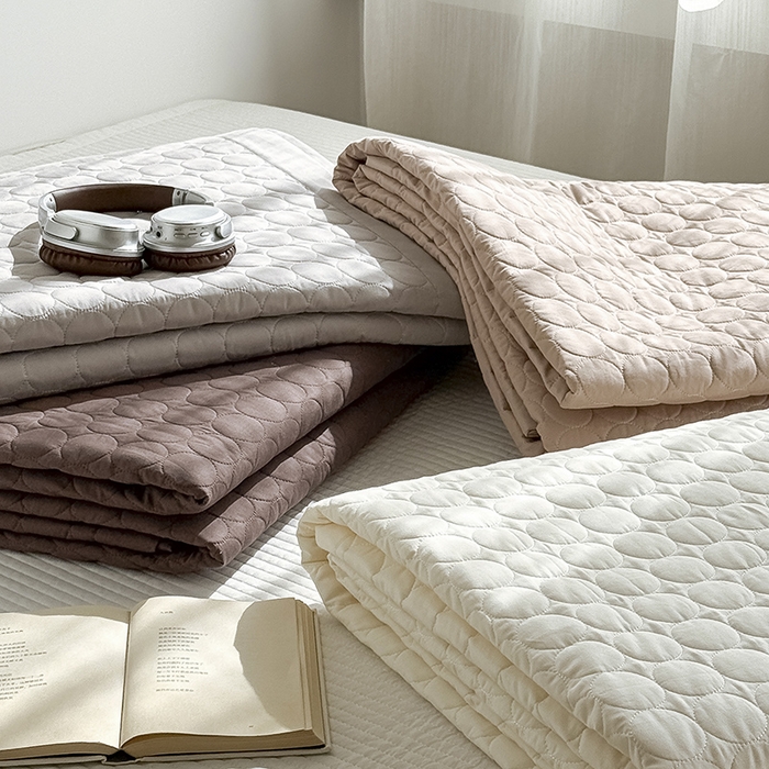 91家纺网 家纺一手货源 找家纺 Mr.pig猪先生水洗棉 2026新款A类全棉水洗棉夹棉床盖三件套棉水洗绗缝夹棉床单加厚加棉防滑炕盖四季-圆心系列 （展示价格为控价，实际价格请联系客服） 组合图