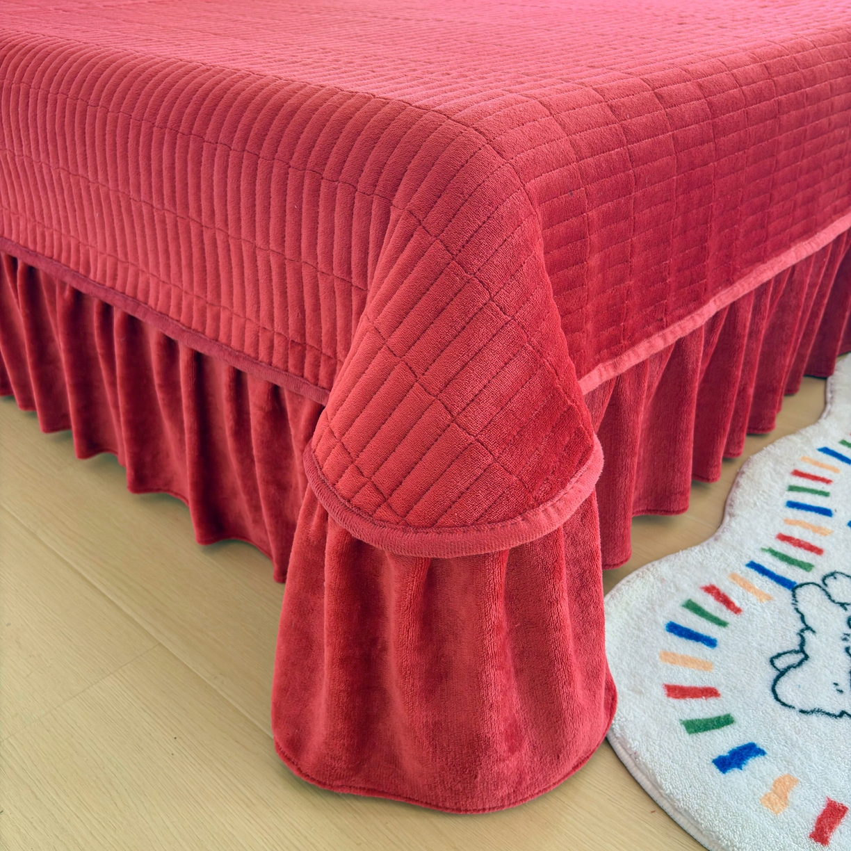 91家纺网 家纺一手货源 找家纺 铠畅 2025新款牛奶绒碎花床单床盖四件套 花妖系列 云裳-经典小马