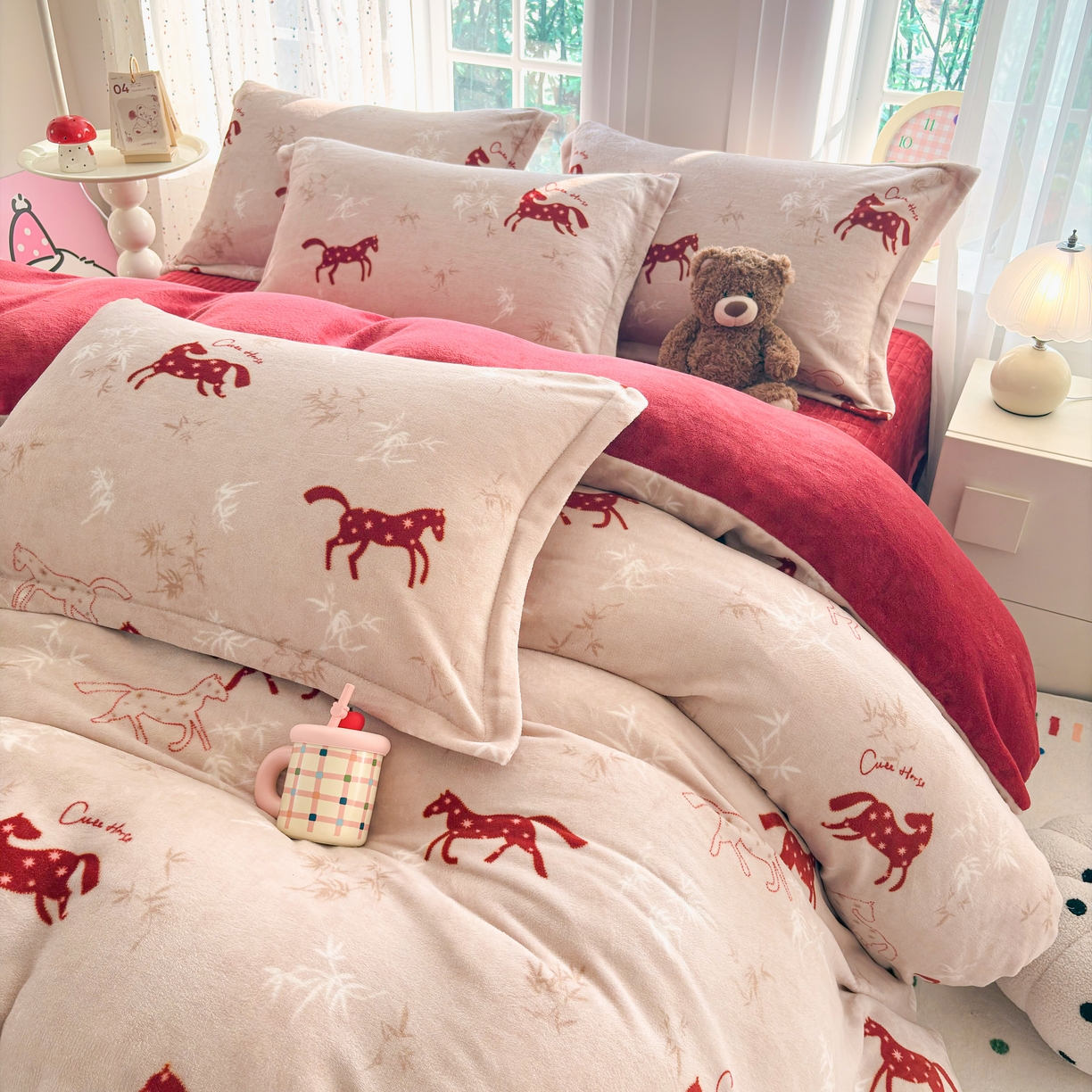 91家纺网 家纺一手货源 找家纺 铠畅 2025新款牛奶绒碎花床单床盖四件套 花妖系列 云裳-经典小马