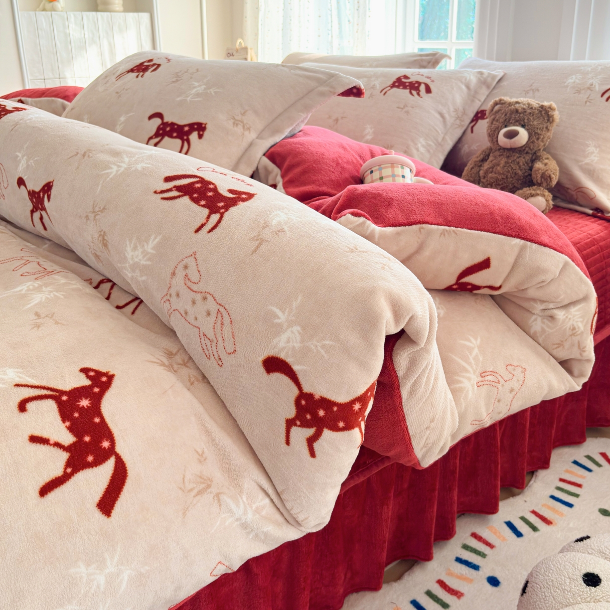 91家纺网 家纺一手货源 找家纺 铠畅 2025新款牛奶绒碎花床单床盖四件套 花妖系列 云裳-经典小马