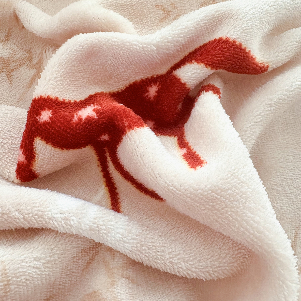 91家纺网 家纺一手货源 找家纺 铠畅 2025新款牛奶绒碎花床单床盖四件套 花妖系列 云裳-经典小马