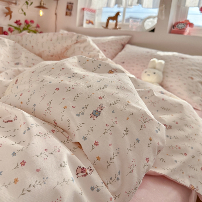 91家纺网 家纺一手货源 找家纺 捌月 2026新款奶油风全棉印花四件套 花间小兔