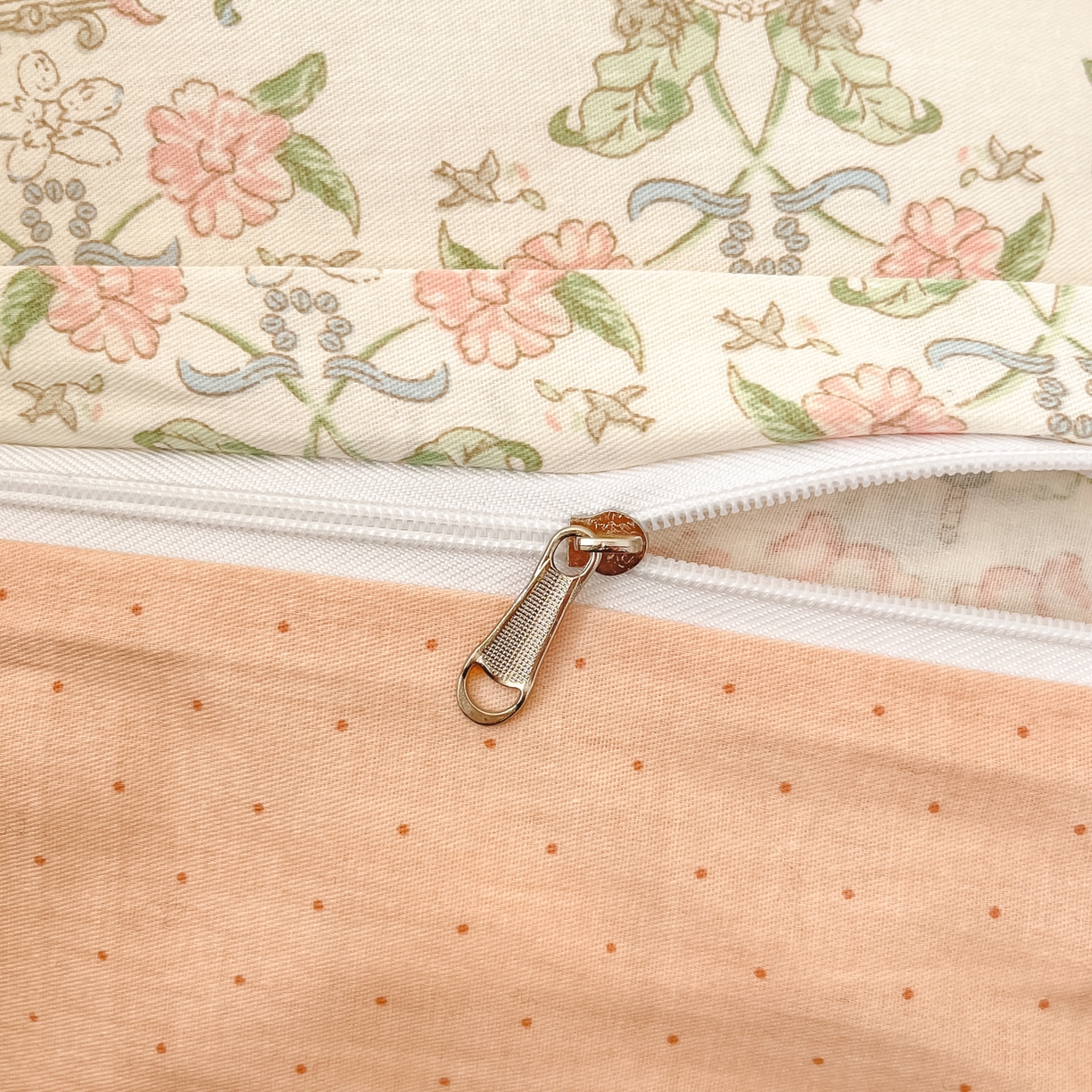 91家纺网 家纺一手货源 找家纺 瑞莱 2026新款全棉印花13070花卉系列四件套 闻花语