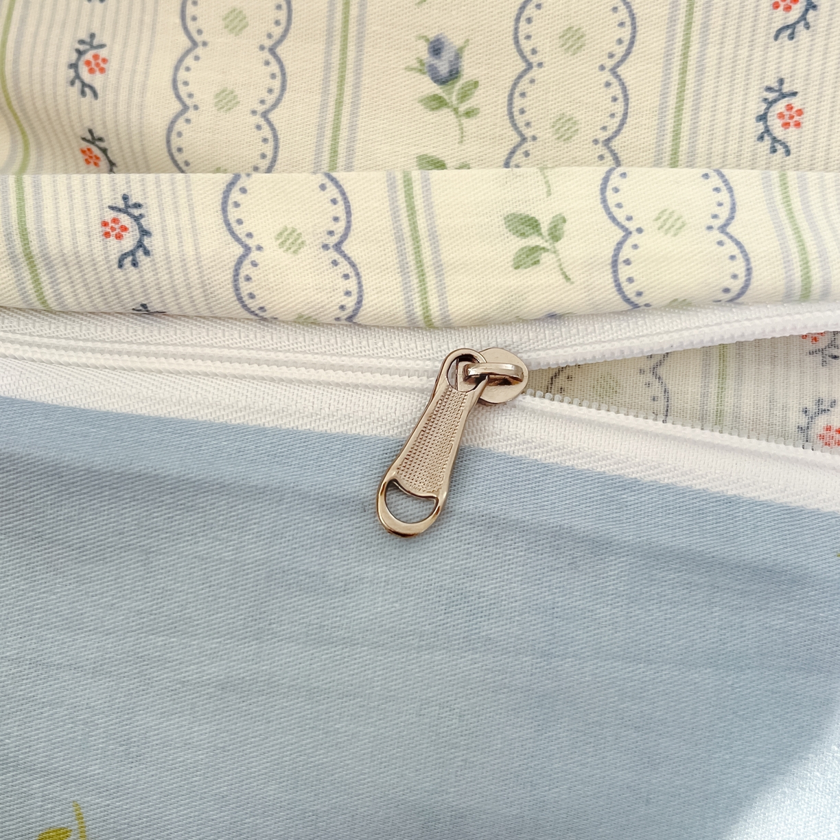 91家纺网 家纺一手货源 找家纺 瑞莱 2026新款全棉印花13070花卉系列四件套 波尔卡