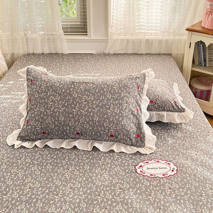 91家纺网 家纺一手货源 找家纺 圣比熊 2026新款A类云朵棉刺绣花边枕套宿舍单人单只一只装绣花枕芯内胆套 秘密花园（刺绣款）
