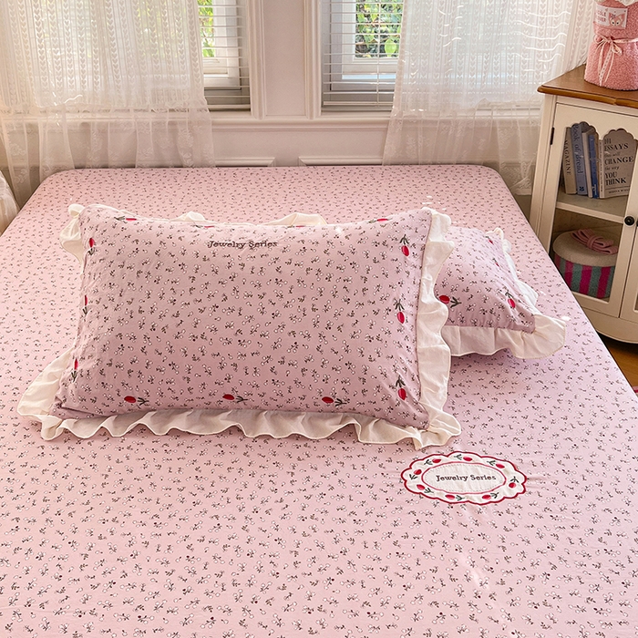 91家纺网 家纺一手货源 找家纺 圣比熊 2026新款A类云朵棉刺绣花边枕套宿舍单人单只一只装绣花枕芯内胆套 爱丽丝-粉（刺绣款）
