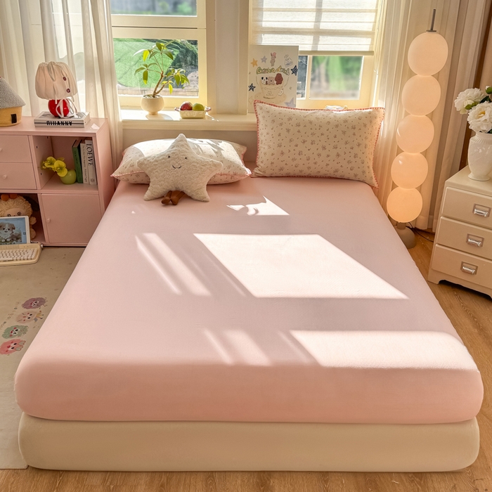 91家纺网 家纺一手货源 找家纺 对白 2026新款A类全棉纯棉有氧双层纱贝壳边三角针单床笠床笠单件 窈窕淑女