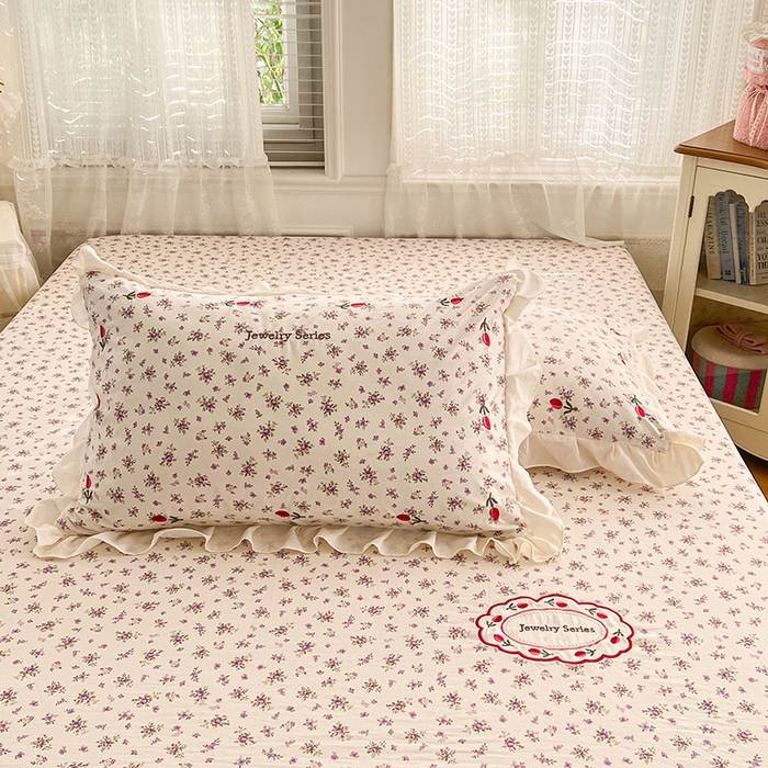 91家纺网 家纺一手货源 找家纺 圣比熊 2026新款A类云朵棉刺绣花边枕套宿舍单人单只一只装绣花枕芯内胆套 欣欣花语-紫（刺绣款）