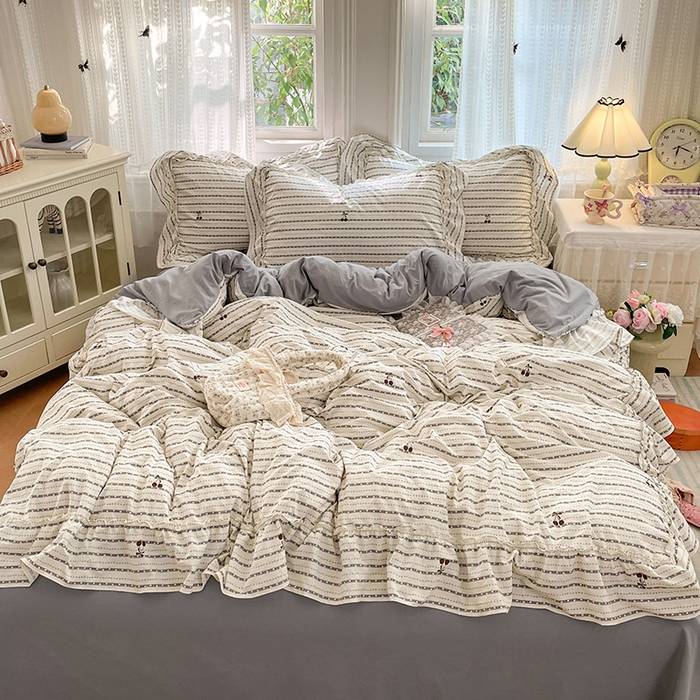 91家纺网 家纺一手货源 找家纺 优佳优品 2026新款A类仿棉水洗法式工艺花边四件套 条纹织梦