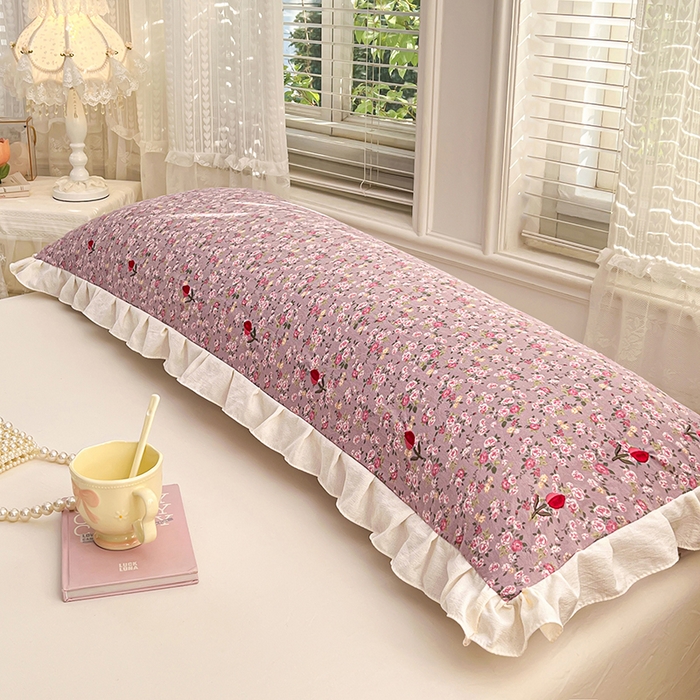 91家纺网 家纺一手货源 找家纺 圣比熊 2026新款A类云朵棉刺绣花边枕套宿舍情侣绣花双人加长枕芯内胆套 花间集-粉（刺绣款）