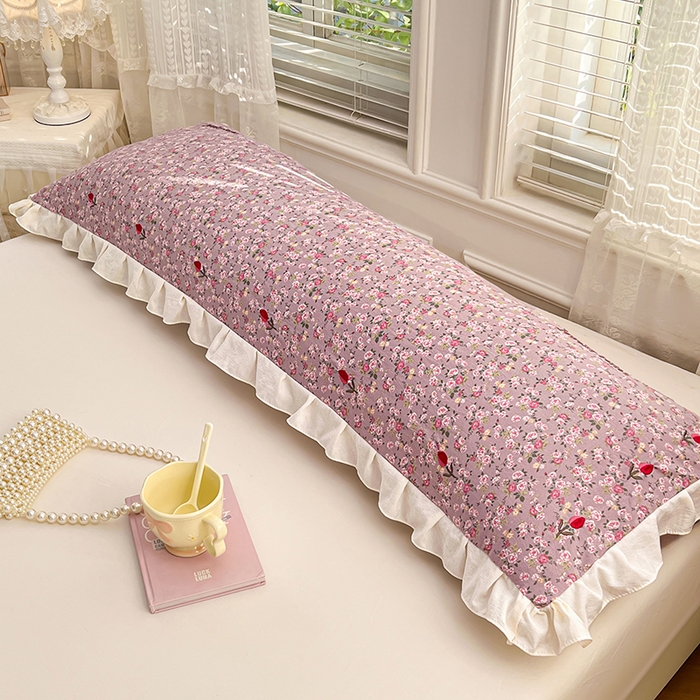 91家纺网 家纺一手货源 找家纺 圣比熊 2026新款A类云朵棉刺绣花边枕套宿舍情侣绣花双人加长枕芯内胆套 花间集-粉（刺绣款）