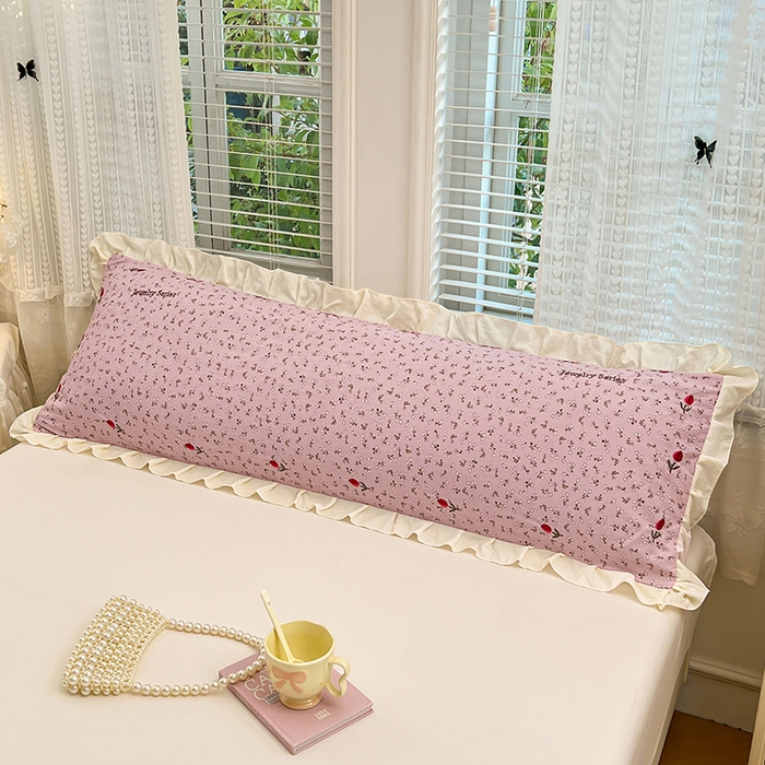 91家纺网 家纺一手货源 找家纺 圣比熊 2026新款A类云朵棉刺绣花边枕套宿舍情侣绣花双人加长枕芯内胆套 爱丽丝-粉（刺绣款）