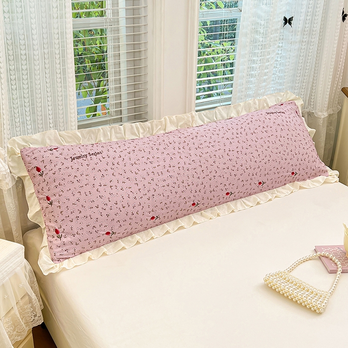 91家纺网 家纺一手货源 找家纺 圣比熊 2026新款A类云朵棉刺绣花边枕套宿舍情侣绣花双人加长枕芯内胆套 爱丽丝-粉（刺绣款）