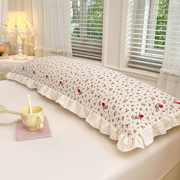 91家纺网 家纺一手货源 找家纺 圣比熊 2026新款A类云朵棉刺绣花边枕套宿舍情侣绣花双人加长枕芯内胆套 巴黎之恋（刺绣款）