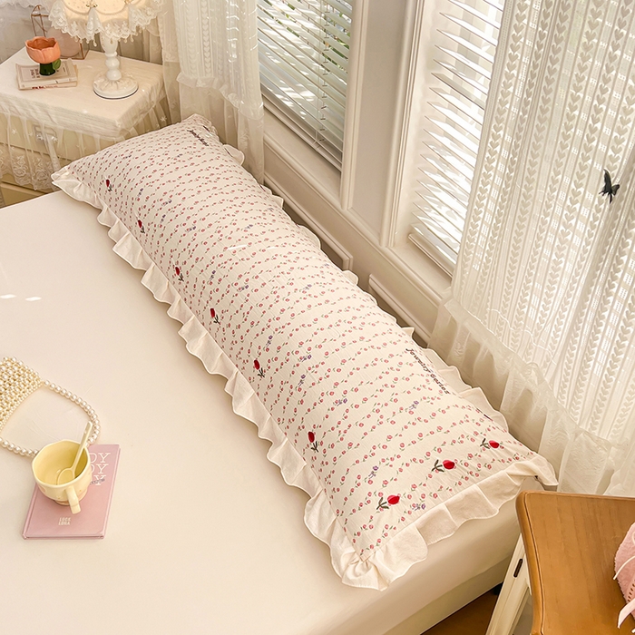 91家纺网 家纺一手货源 找家纺 圣比熊 2026新款A类云朵棉刺绣花边枕套宿舍情侣绣花双人加长枕芯内胆套 花漾甜心（刺绣款）