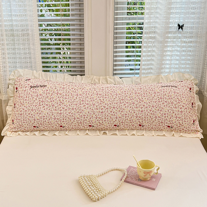 91家纺网 家纺一手货源 找家纺 圣比熊 2026新款A类云朵棉刺绣花边枕套宿舍情侣绣花双人加长枕芯内胆套 芊芊花海（刺绣款）