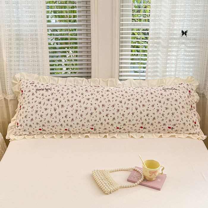 91家纺网 家纺一手货源 找家纺 圣比熊 2026新款A类云朵棉刺绣花边枕套宿舍情侣绣花双人加长枕芯内胆套 欣欣花语-紫（刺绣款）