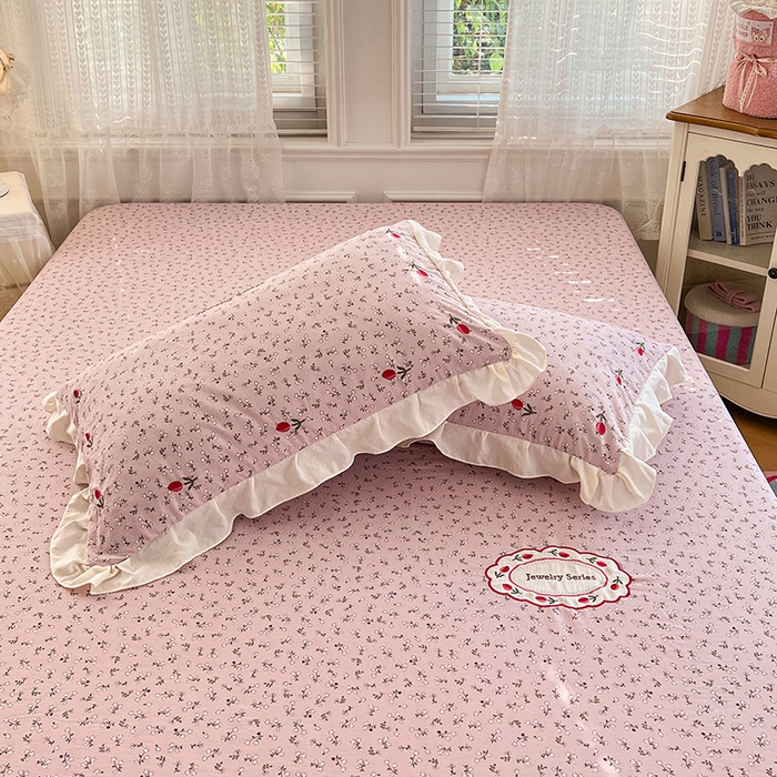 91家纺网 家纺一手货源 找家纺 梦舒羽 2026新款A类云朵棉刺绣花边枕套宿舍单人单只一只装绣花枕芯内胆套 爱丽丝-粉（刺绣款）