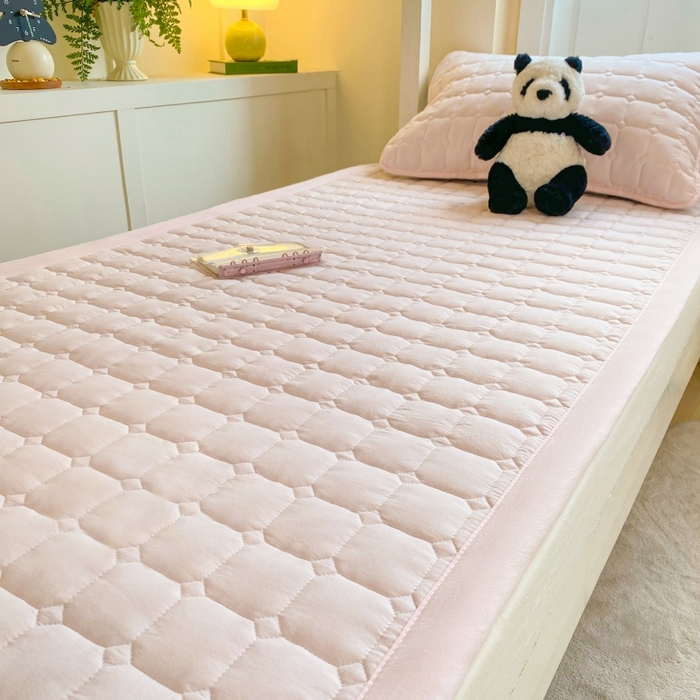 91家纺网 家纺一手货源 找家纺 （总）麒东家纺 2026新款学生纯色水洗棉夹棉床垫系列