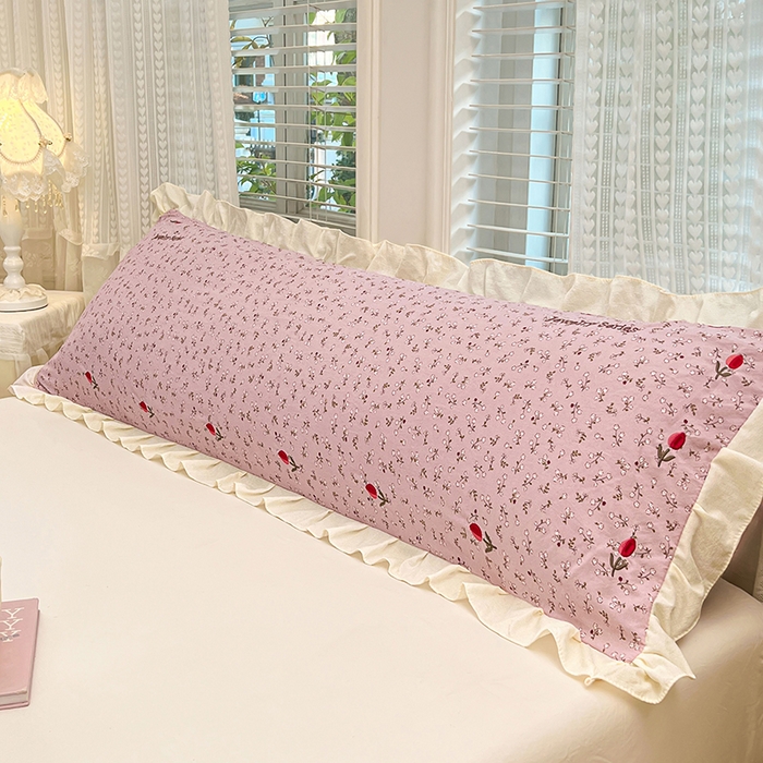 91家纺网 家纺一手货源 找家纺 梦舒羽 2026新款A类云朵棉刺绣花边枕套宿舍情侣绣花双人加长枕芯内胆套 爱丽丝-粉（刺绣款）