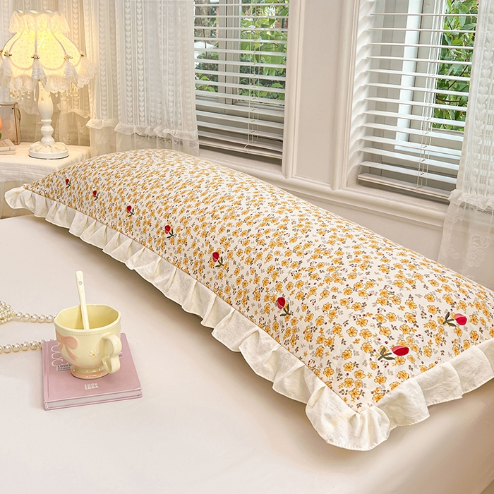 91家纺网 家纺一手货源 找家纺 梦舒羽 2026新款A类云朵棉刺绣花边枕套宿舍情侣绣花双人加长枕芯内胆套 春日暖阳（刺绣款）