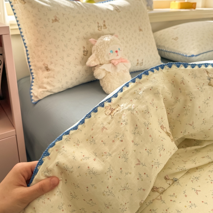 91家纺网 家纺一手货源 找家纺 对白 2026新款A类全棉纯棉有氧双层纱贝壳边三角针单被套被套单件 疏影